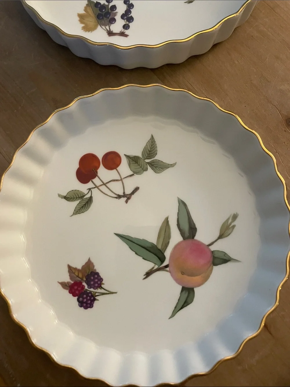 Royal Worcester White Porcelain Fruit tart  Plates with Gold Trim
